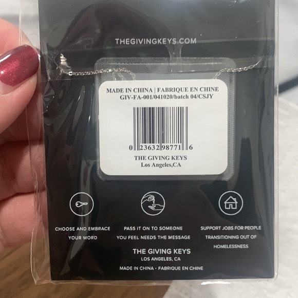 NWT - The Giving Key Necklace - Picture 4 of 5